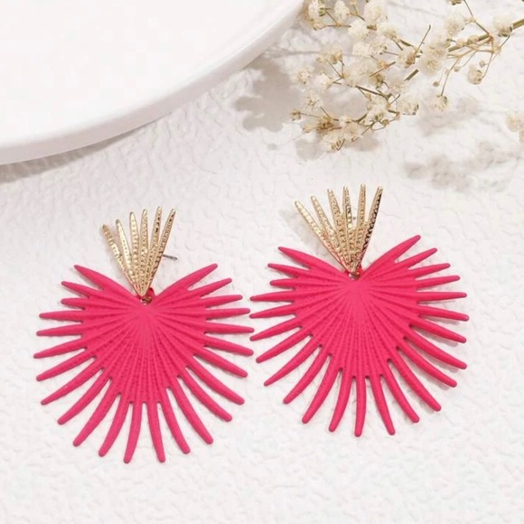 Zara “Radiance” Hot Pink Heart Crown Sunburst Beam Ray Regal Royal Gold Earrings - Picture 2 of 16